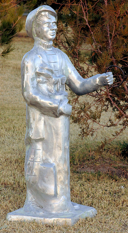 caddy statue made from aluminum castings