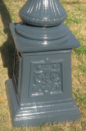 cast aluminum urn style street lamp base